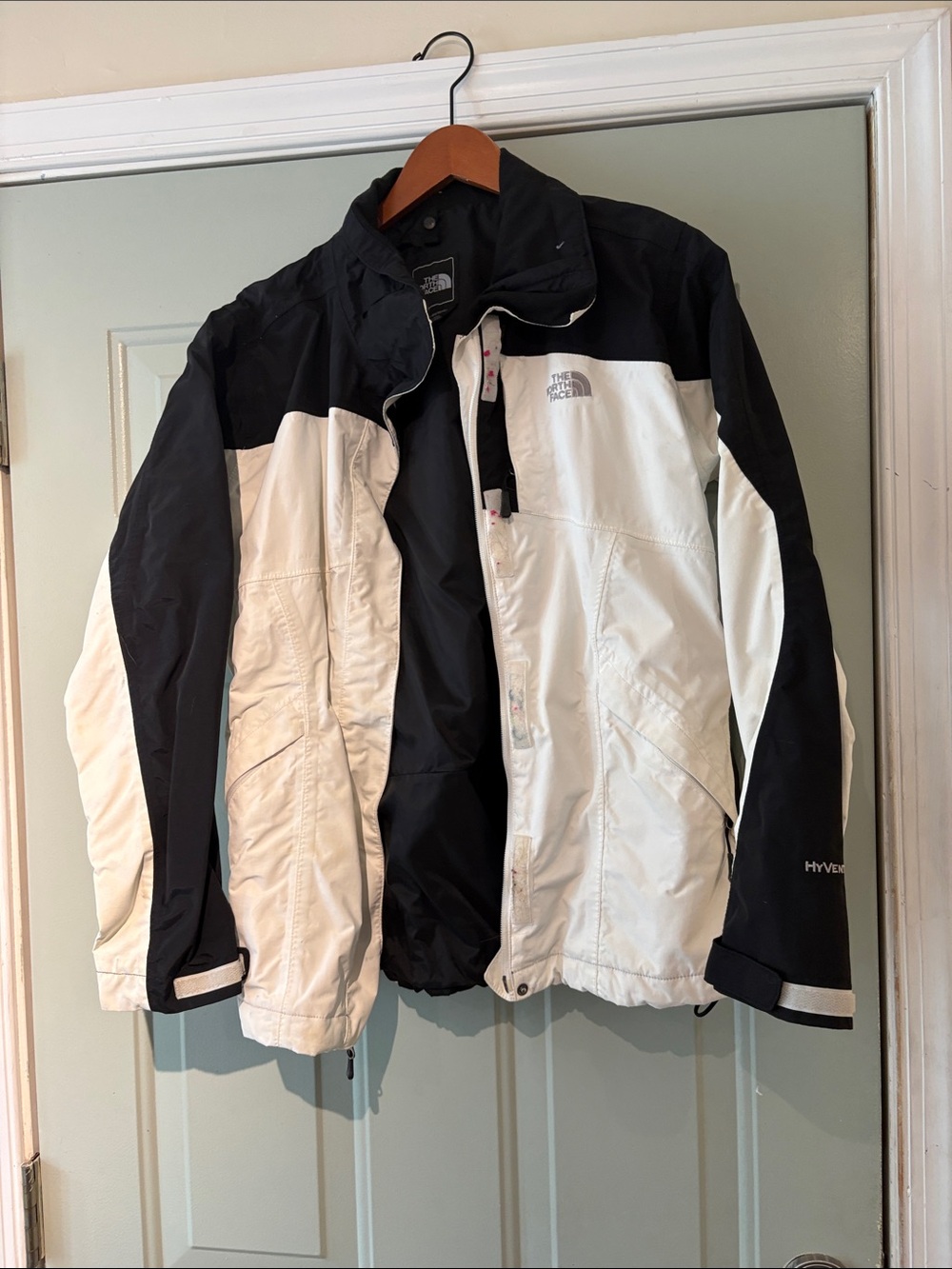 A vintage North Face women’s Black & White Jacket - Waterproof Shell